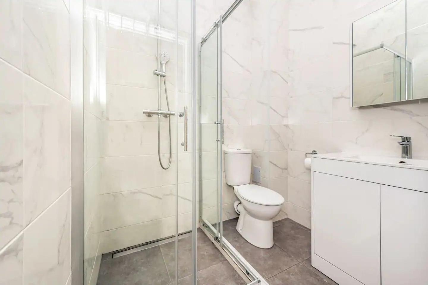 Holiday home Pass The Keys Stylish Gardenten Mins To *